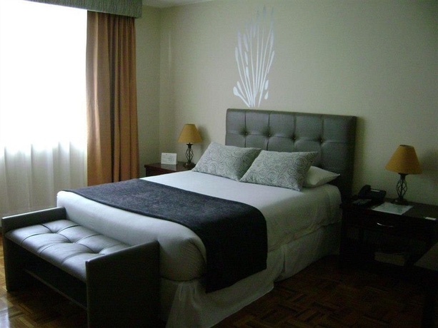 Imagen de la habitación del Hotel Embassy, La Mariscal. Foto 7