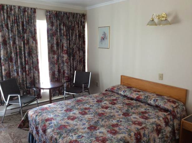Imagen de la habitación del Hotel Embassy Motel, Kingston. Foto 6