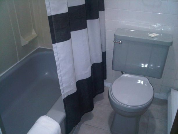Imagen de la habitación del Hotel Embassy Motel, Kingston. Foto 8