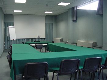 Imagen general del Hotel Embassy Pero. Foto 5