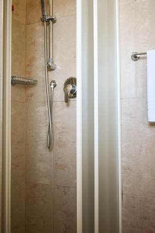 Imagen de la habitación del Hotel Embassy Pesaro. Foto 8