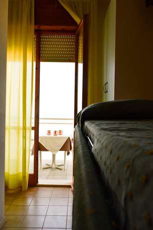 Imagen de la habitación del Hotel Embassy Pesaro. Foto 17