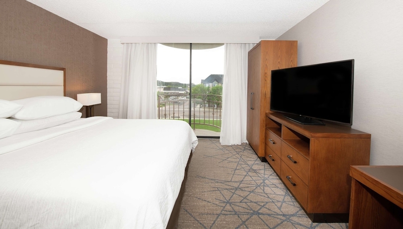 Imagen de la habitación del Hotel Embassy Suite Hotel Colorado Springs. Foto 2