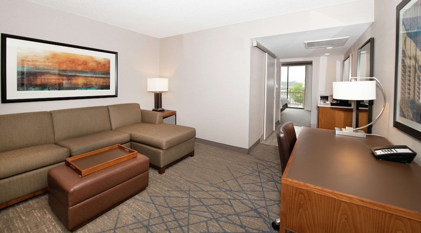 Imagen de la habitación del Hotel Embassy Suite Hotel Colorado Springs. Foto 3