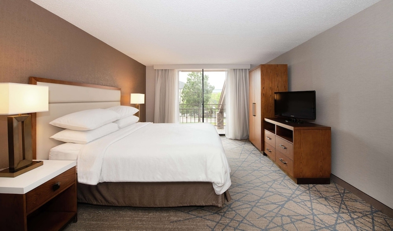 Imagen de la habitación del Hotel Embassy Suite Hotel Colorado Springs. Foto 8