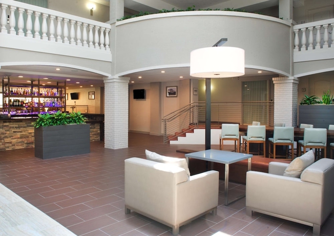 Imagen de los interiores del Hotel Embassy Suite Hotel Colorado Springs. Foto 13