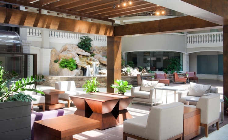 Imagen de los interiores del Hotel Embassy Suite Hotel Colorado Springs. Foto 15