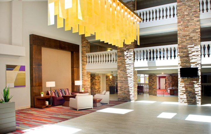 Imagen de los interiores del Hotel Embassy Suite Hotel Colorado Springs. Foto 18