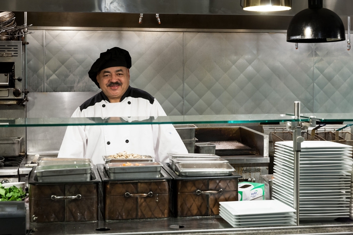 Imagen del bar/restaurante del Hotel Embassy Suites Anchorage. Foto 6