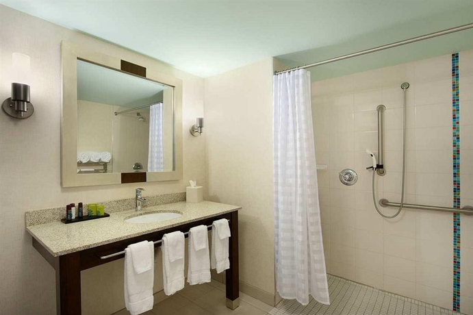 Imagen de la habitación del Hotel Embassy Suites Atlanta - Kennesaw Town Center. Foto 7
