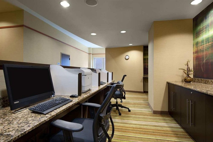 Imagen de los interiores del Hotel Embassy Suites Atlanta - Kennesaw Town Center. Foto 14
