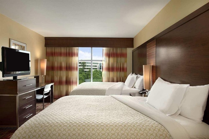 Imagen de la habitación del Hotel Embassy Suites Atlanta - Kennesaw Town Center. Foto 8