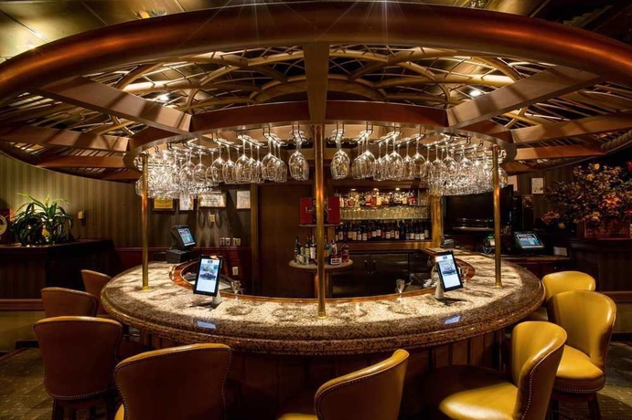 Imagen del bar/restaurante del Hotel Embassy Suites Birmingham. Foto 2