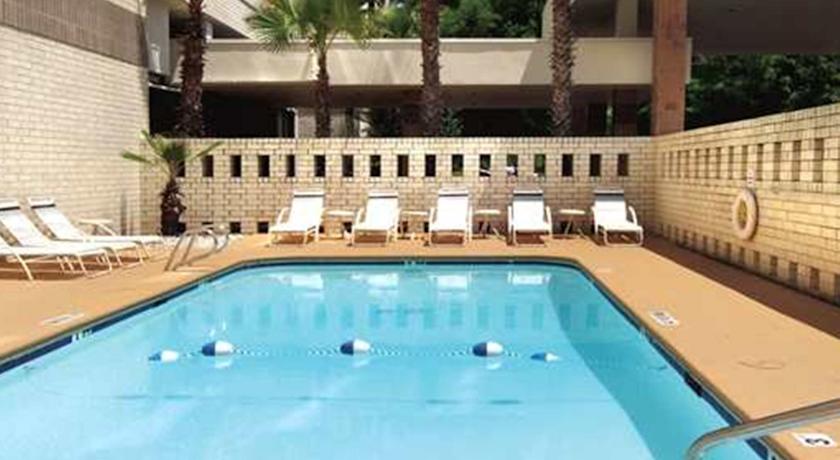 Imagen general del Hotel Embassy Suites Brunswick. Foto 12