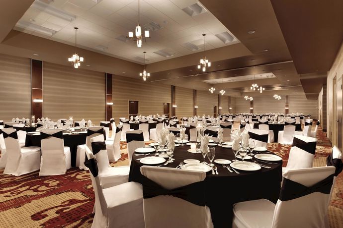Imagen de la habitación del Hotel Embassy Suites By Hilton Akron Canton Airport. Foto 4