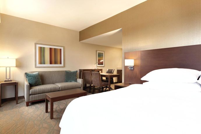 Imagen de los interiores del Hotel Embassy Suites By Hilton Akron Canton Airport. Foto 15