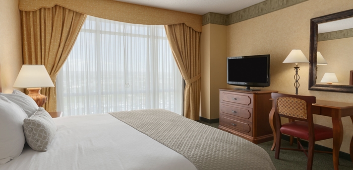 Imagen de la habitación del Hotel Embassy Suites By Hilton Albuquerque. Foto 4