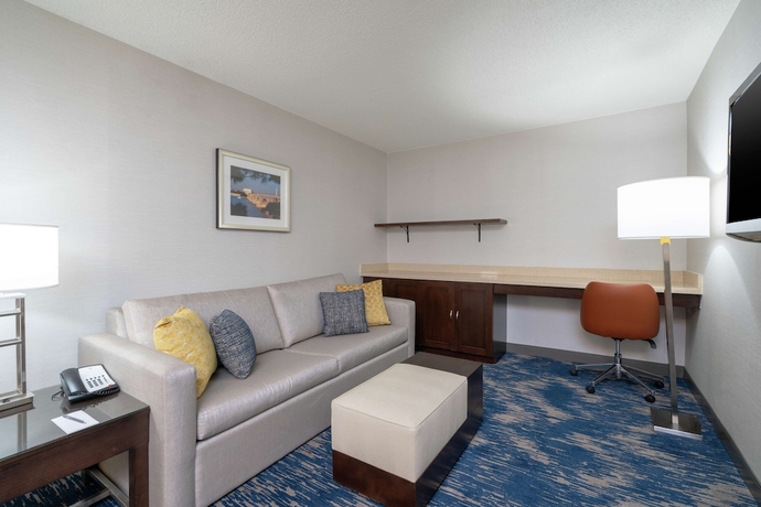 Imagen de la habitación del Hotel Embassy Suites By Hilton Alexandria Old Town. Foto 6