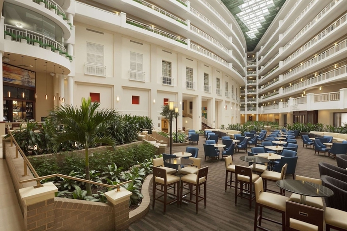 Imagen general del Hotel Embassy Suites By Hilton Alexandria Old Town. Foto 1