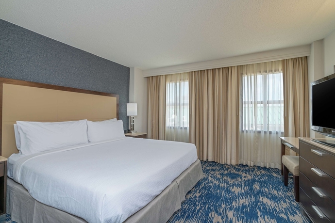 Imagen de la habitación del Hotel Embassy Suites By Hilton Alexandria Old Town. Foto 16