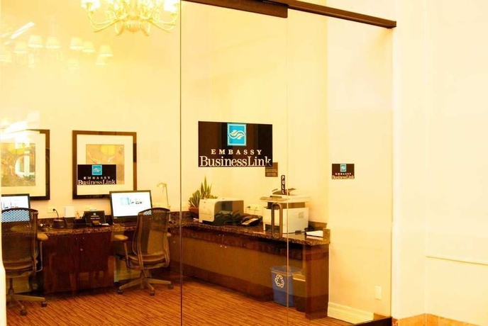 Imagen de los interiores del Hotel Embassy Suites By Hilton Anaheim North. Foto 9