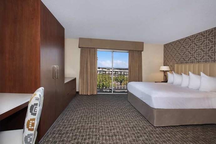 Imagen de la habitación del Hotel Embassy Suites By Hilton Anaheim North. Foto 4