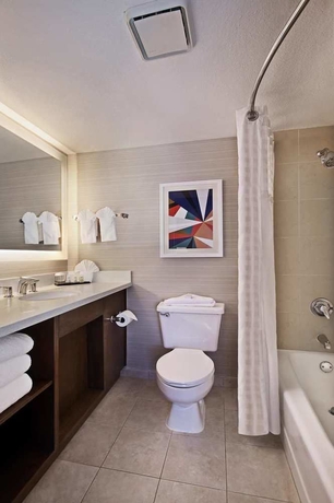 Imagen de la habitación del Hotel Embassy Suites By Hilton Anaheim North. Foto 5