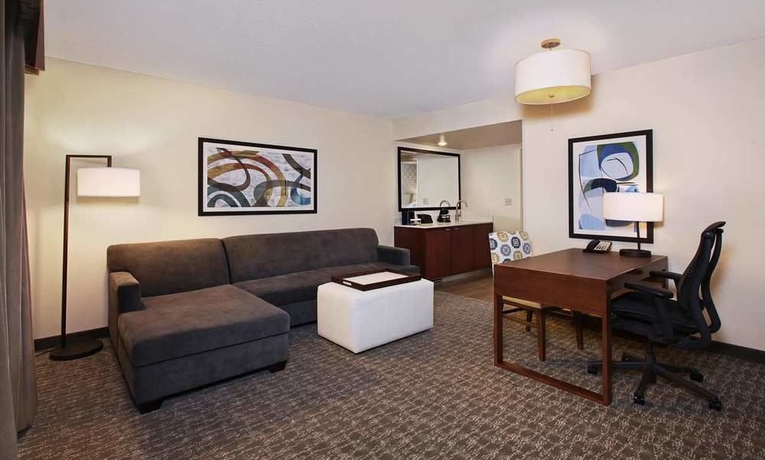 Imagen de los interiores del Hotel Embassy Suites By Hilton Anaheim North. Foto 14