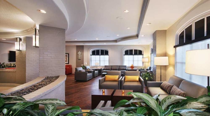 Imagen de los interiores del Hotel Embassy Suites By Hilton Anaheim North. Foto 15