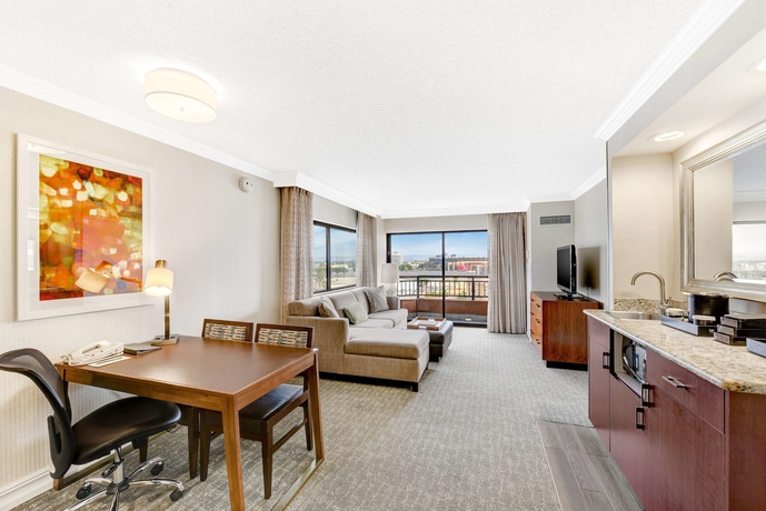 Imagen de la habitación del Hotel Embassy Suites By Hilton Anaheim Orange. Foto 3