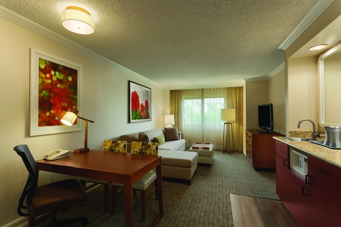 Imagen de la habitación del Hotel Embassy Suites By Hilton Anaheim Orange. Foto 4