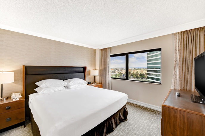 Imagen de la habitación del Hotel Embassy Suites By Hilton Anaheim Orange. Foto 5