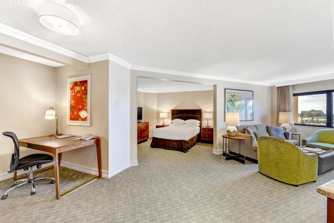 Imagen de la habitación del Hotel Embassy Suites By Hilton Anaheim Orange. Foto 8