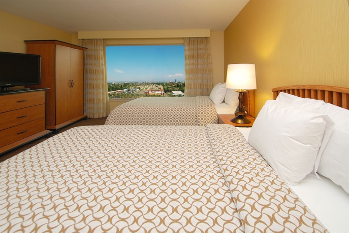 Imagen de la habitación del Hotel Embassy Suites By Hilton Anaheim South. Foto 4