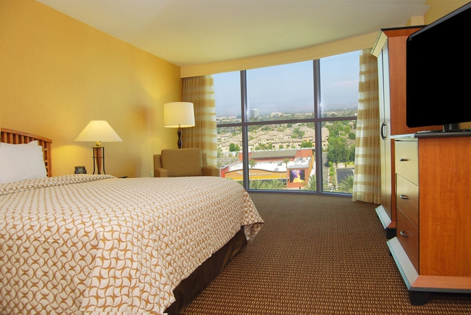 Imagen de la habitación del Hotel Embassy Suites By Hilton Anaheim South. Foto 5