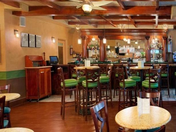 Imagen general del Hotel Embassy Suites By Hilton Arcadia Pasadena Area. Foto 14