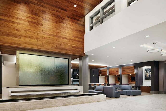 Imagen general del Hotel Embassy Suites By Hilton Atlanta Airport North. Foto 3