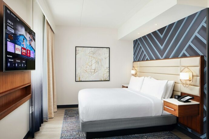 Imagen de la habitación del Hotel Embassy Suites By Hilton Atlanta Airport North. Foto 17