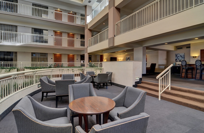 Imagen de los interiores del Hotel Embassy Suites By Hilton Atlanta Buckhead. Foto 6