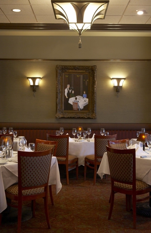 Imagen de la piscina del Hotel Embassy Suites By Hilton Atlanta Buckhead. Foto 14