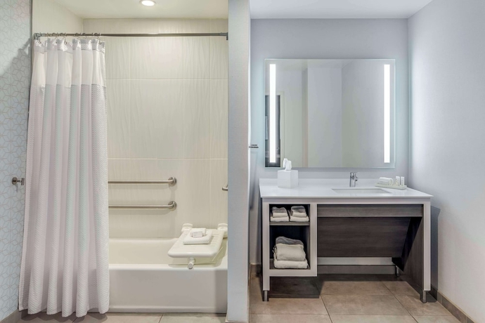 Imagen de la habitación del Hotel Embassy Suites By Hilton Atlanta Midtown. Foto 8