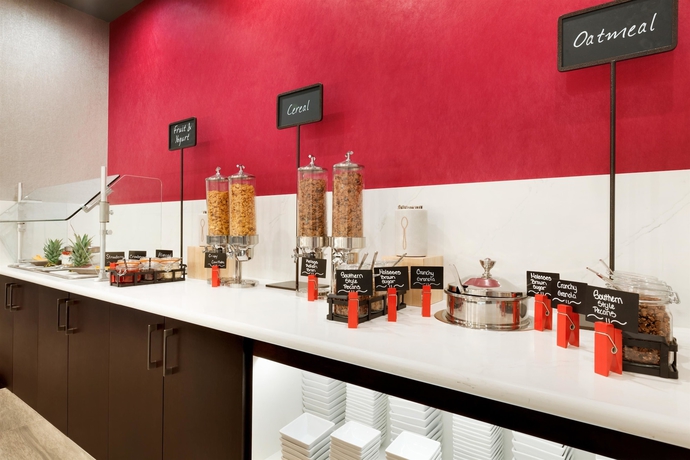 Imagen del bar/restaurante del Hotel Embassy Suites By Hilton Atlanta Ne Gwinnett Sugar. Foto 3