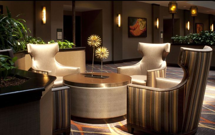 Imagen de los interiores del Hotel Embassy Suites By Hilton Austin Arboretum. Foto 8