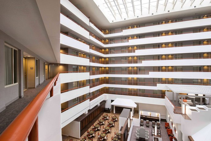 Imagen de los interiores del Hotel Embassy Suites By Hilton Baltimore At Bwi Airport. Foto 14