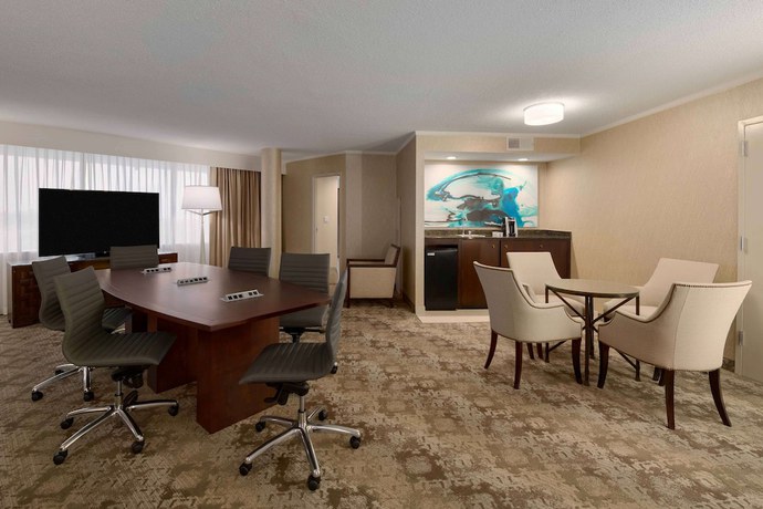 Imagen de la habitación del Hotel Embassy Suites By Hilton Baltimore At Bwi Airport. Foto 5