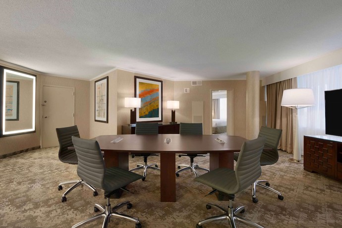 Imagen de la habitación del Hotel Embassy Suites By Hilton Baltimore At Bwi Airport. Foto 8