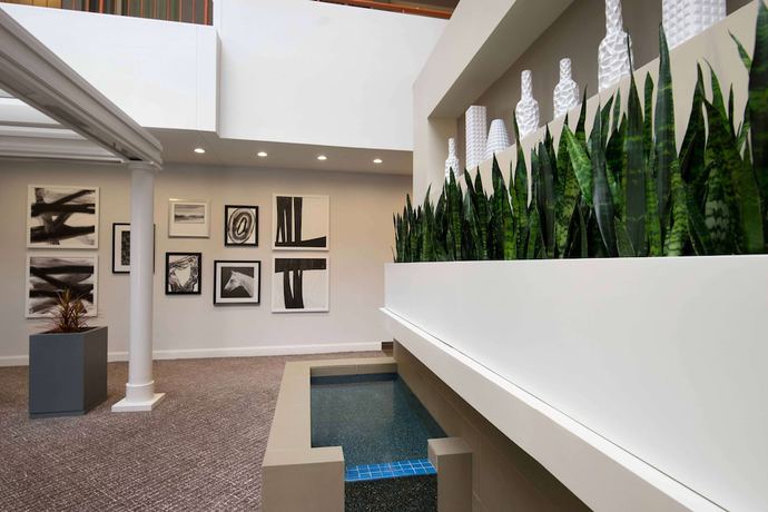 Imagen de los interiores del Hotel Embassy Suites By Hilton Baltimore At Bwi Airport. Foto 18