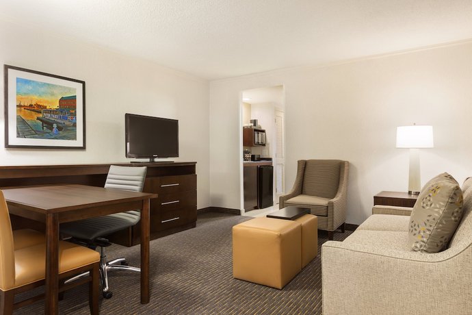 Imagen de la habitación del Hotel Embassy Suites By Hilton Baltimore At Bwi Airport. Foto 13