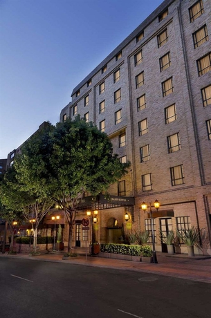 Imagen de los exteriores del Hotel Embassy Suites By Hilton Bogota - Rosales. Foto 7