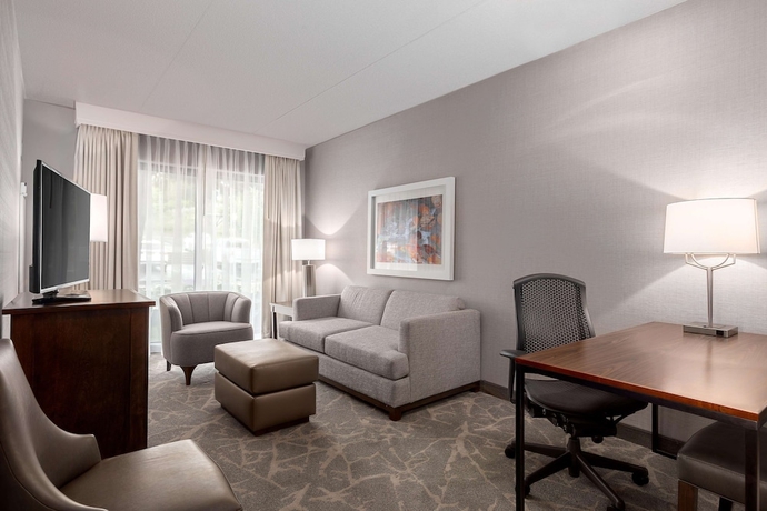 Imagen de la habitación del Hotel Embassy Suites By Hilton Boston Marlborough. Foto 2